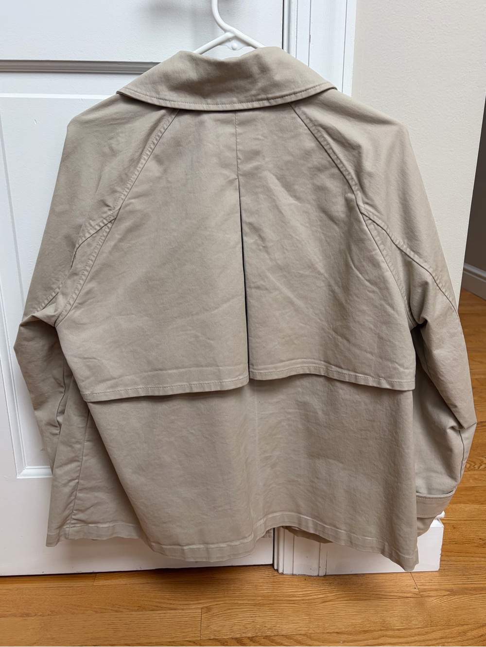 Old Navy Women’s Cropped Trench Coat - Picture 4 of 4